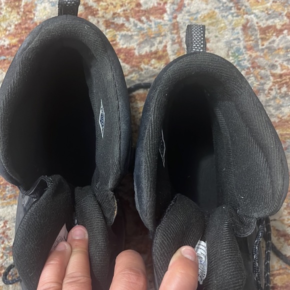 Columbia Hiking Winter Boots - Picture 3 of 7